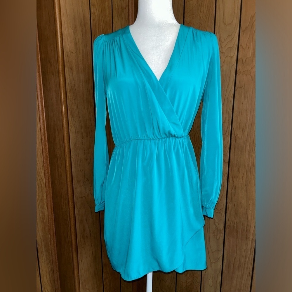 Honey punch teal wrap mini dress size small